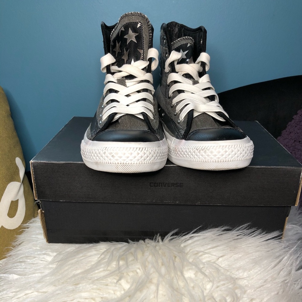 Sneakers - Picture 4 of 5